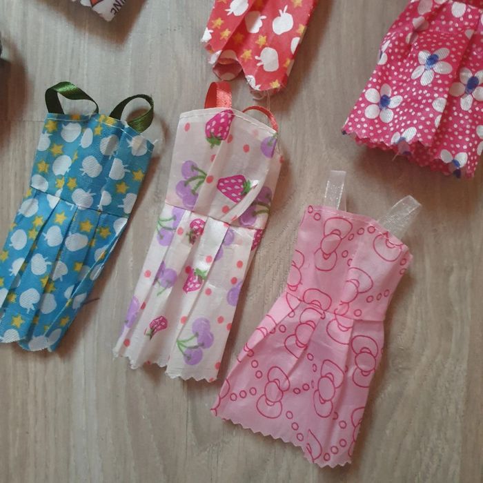 ⭐ Lot de 7 robes Barbie #emyfleury_jouets - photo numéro 4