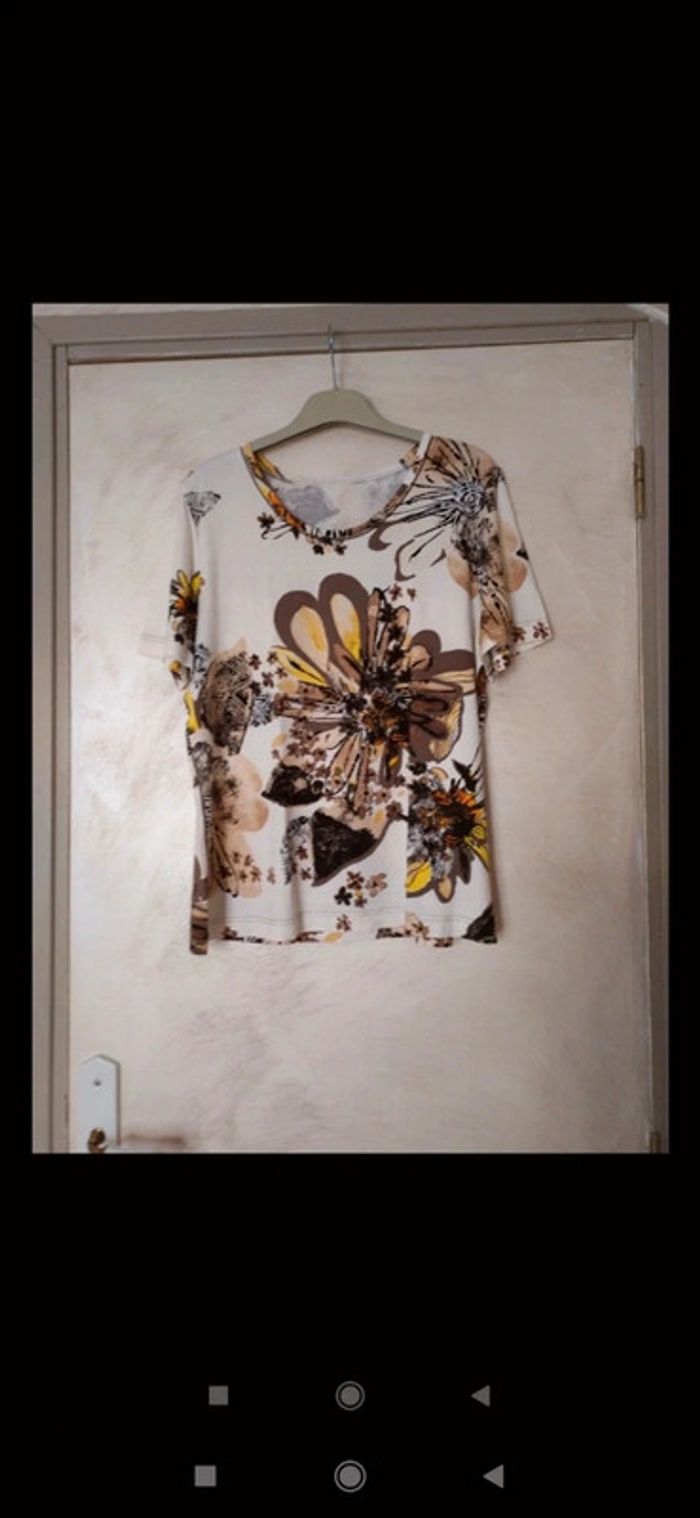 Tee Shirt motif fleural - photo numéro 2