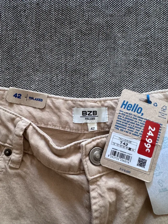 Pantalon BZB Homme - Coupe Relaxed Côtelé Beige - Taille 42 - Neuf avec Étiquette - Valeur 25€ - photo numéro 4