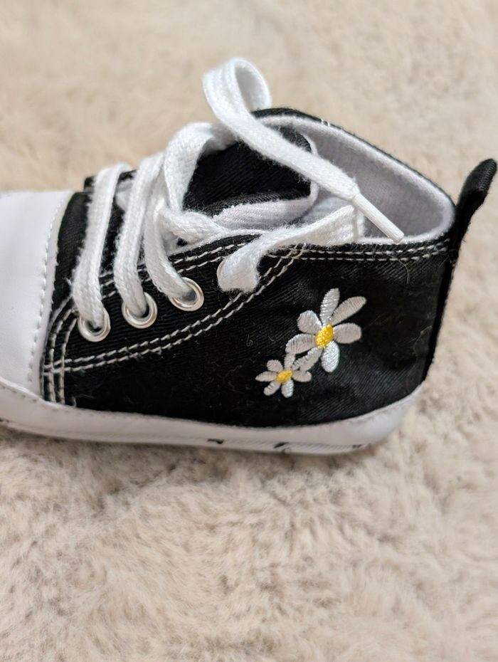 Chaussures bébé fille Rabeisir – pointure 18 - photo numéro 2