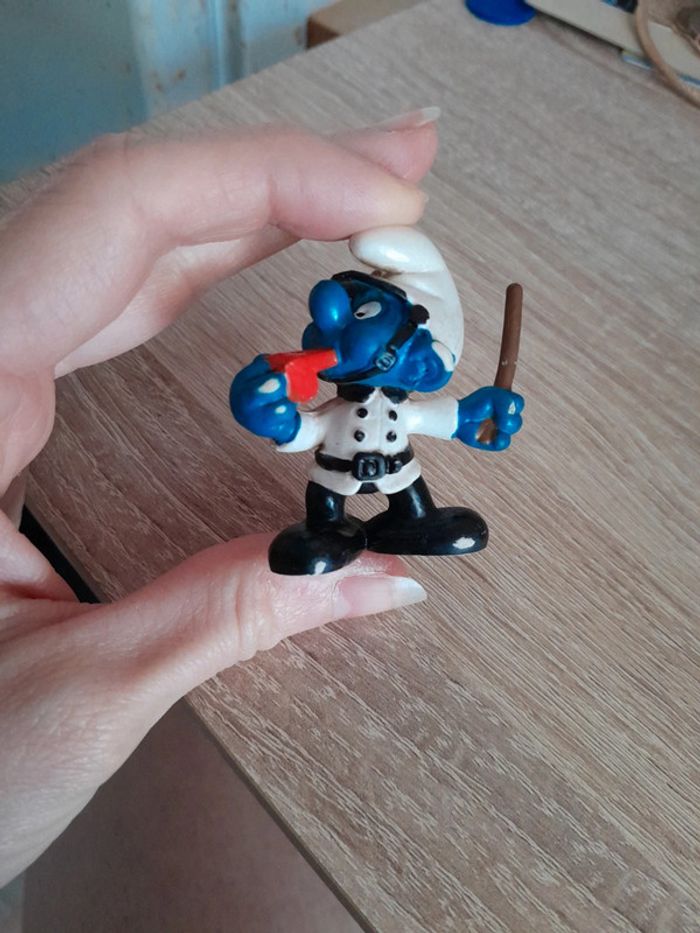 Magnifique stroumpf policier ancien - photo numéro 2