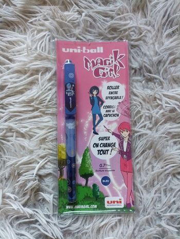 Roller encre effaçable 0.7 mm Uni ball 