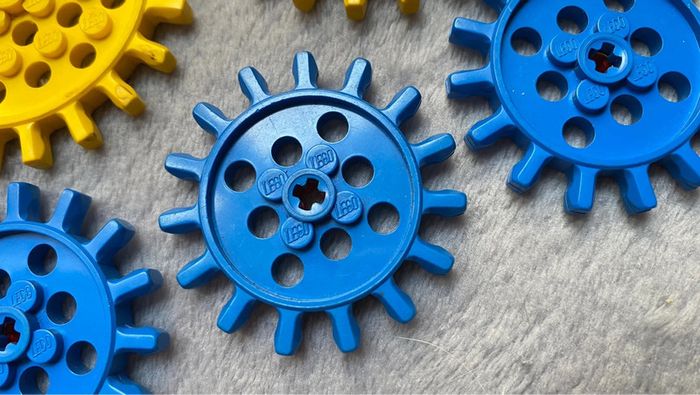 Lot de 5 roues lego Technic gear expert builder15 et 21 tooth with axel hole - photo numéro 5