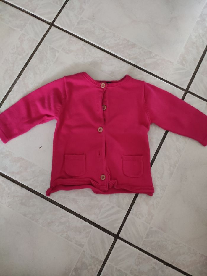 Gilet rose Kiabi 1 mois