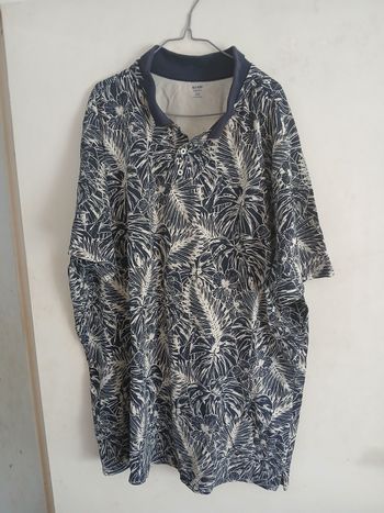 Je vends ce tee-shirt imprimé. 