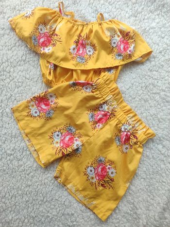 Ensemble d'été jaune