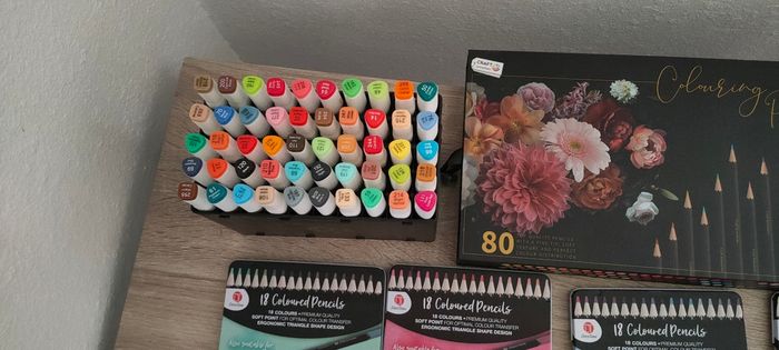 Lot de feutre et crayon de couleur - photo numéro 2