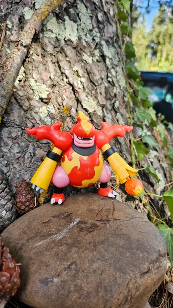 Super grande figurine Pokemon Nintendo maganon