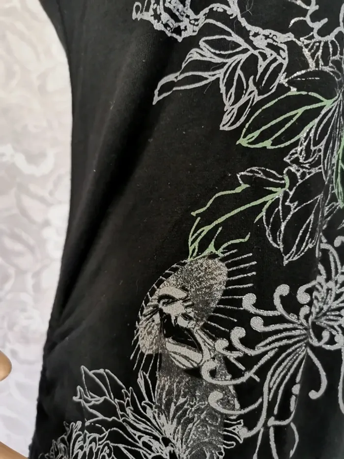 Top noir imprimé floral/dragonfly – La Mode est à Vous – T.38 - photo numéro 3
