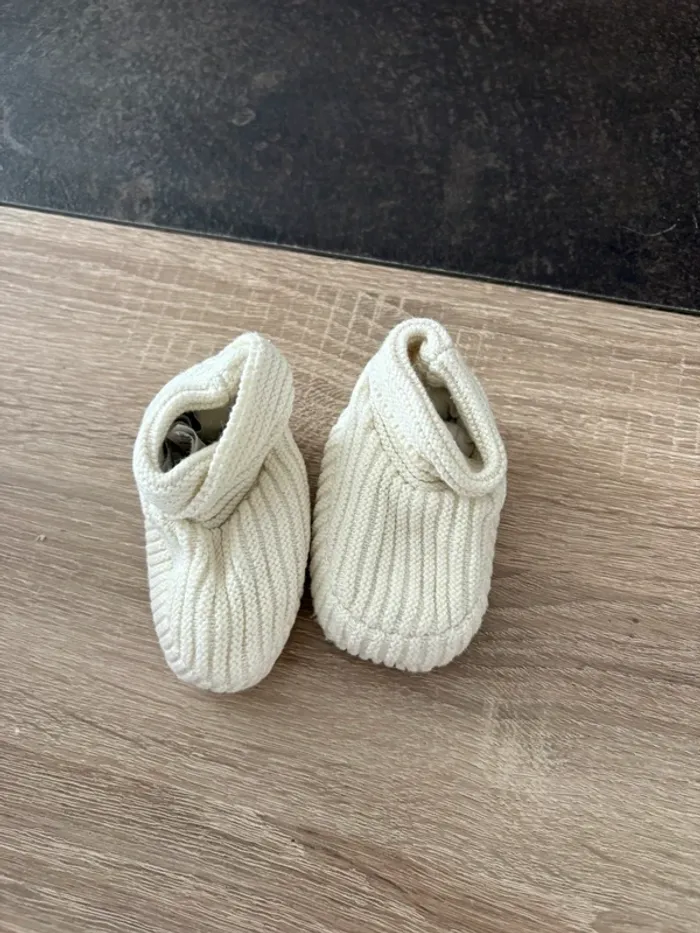 Lot chaussettes et chaussons - photo numéro 4