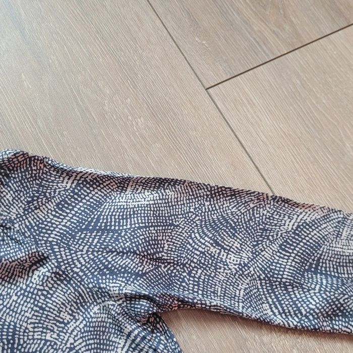 Robe fluide noir et blanche. Fille 24 mois. Marque Ikks - photo numéro 2