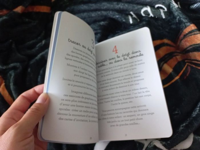 Livre 20 activités Montessori avec les lettres rugueusew - photo numéro 2