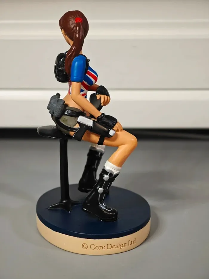 Figurine Tomb Raider Legend : Lara Croft Angleterre 12cm Core Design - photo numéro 5
