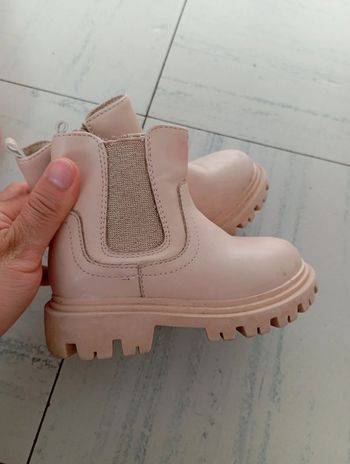 Paire de bottines beiges T23