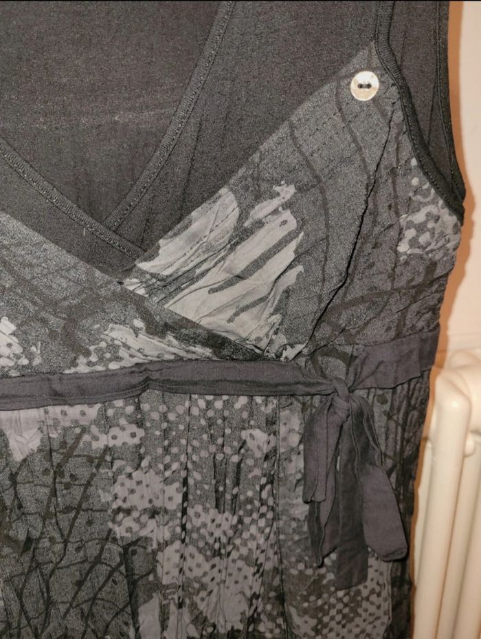 Robe ton de noir et gris - photo numéro 3