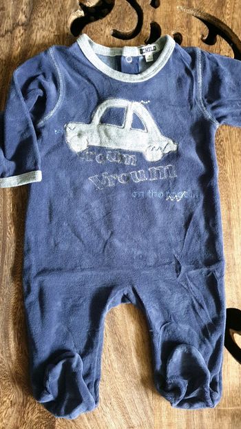 Pyjama, 9 mois.