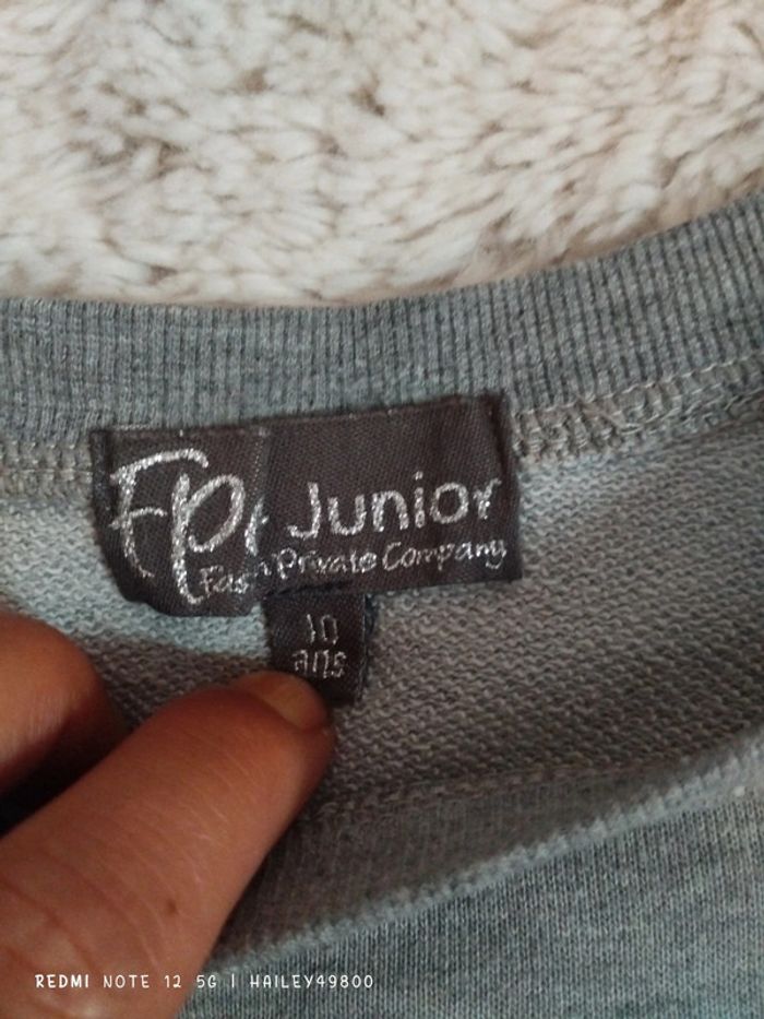 Sweat taille 10 ans - photo numéro 2