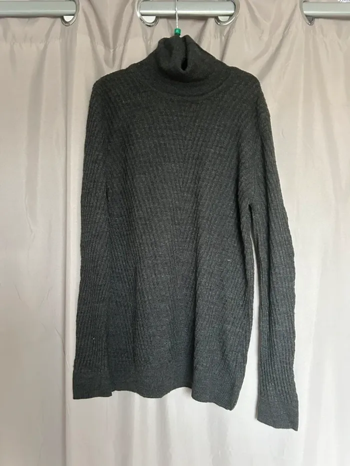 Pull gris