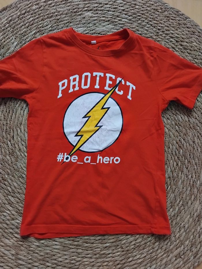 Tee-shirt Flash, the flash