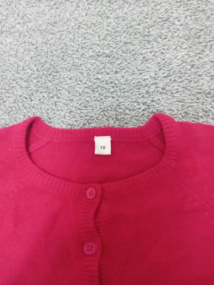 Gilet fushia 3 mois - photo numéro 2