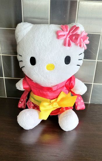 Poupée Peluche Hello kitty