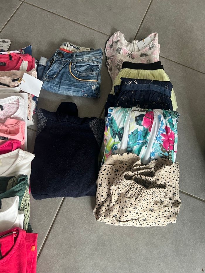 Lot 24 vêtements 6 ans. Ikks et catimini - photo numéro 3