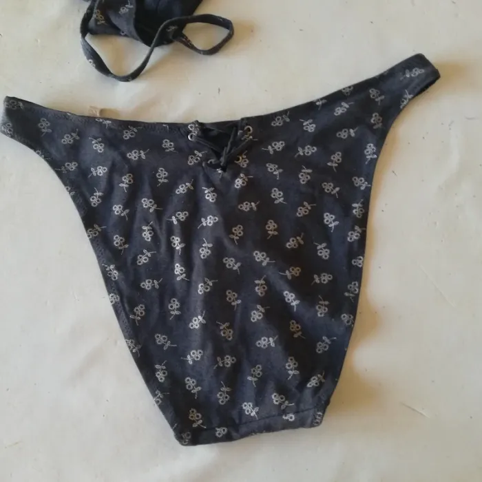 Maillot de bain 2 pièces noir à motifs t. 38/40 - photo numéro 10