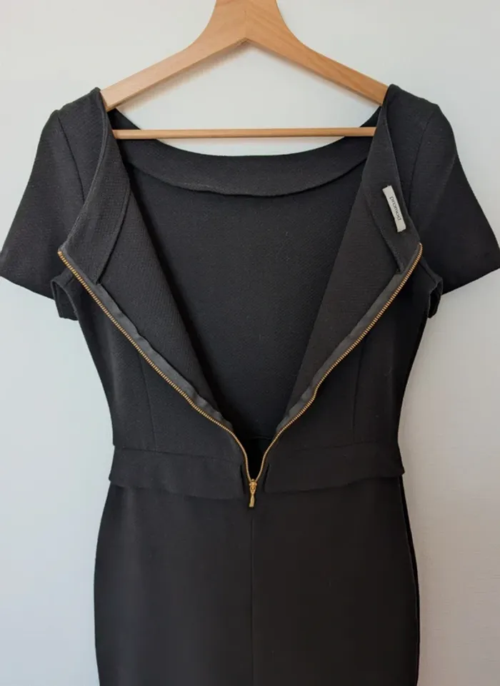Robe noire moulante - photo numéro 10