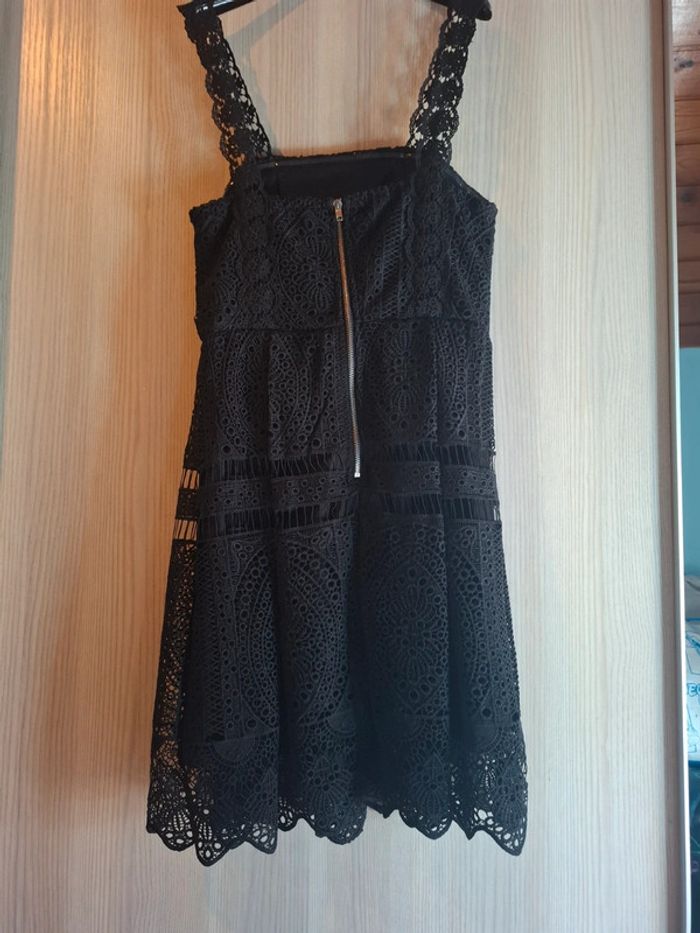 Robe noir sans manche - photo numéro 2