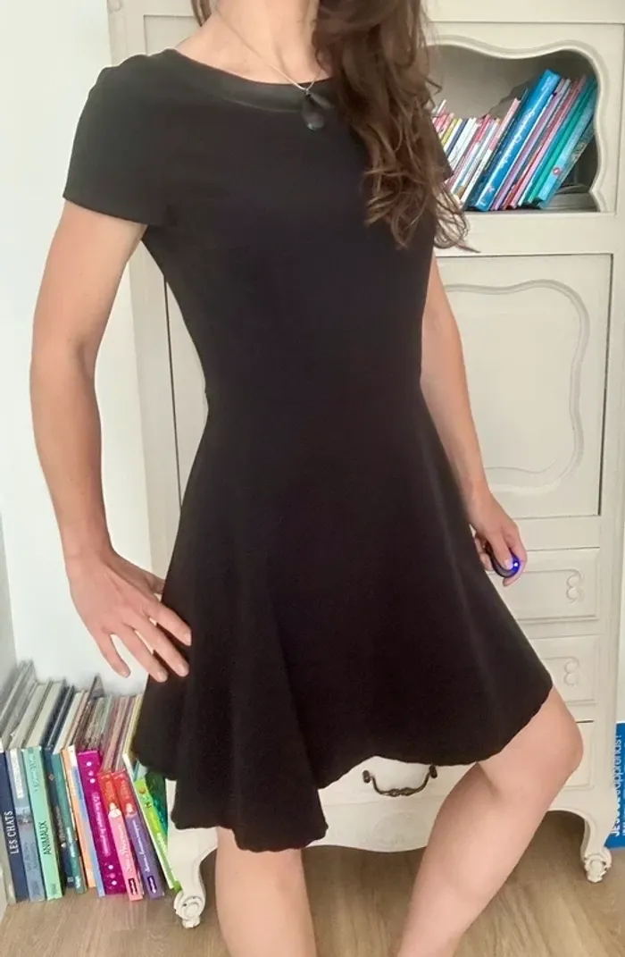 Superbe petite robe noir chic et élégante Nafnaf taille 38 , M , 2 - photo numéro 7