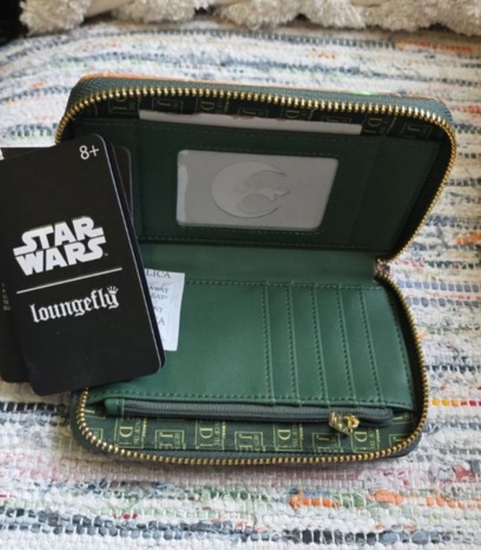 Loungefly stars wars disneyland portefeuille - photo numéro 3