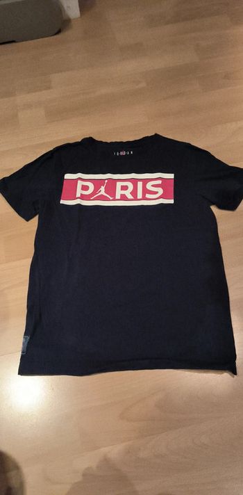 T-shirt bleu marine Jordan taille 12-13 ans