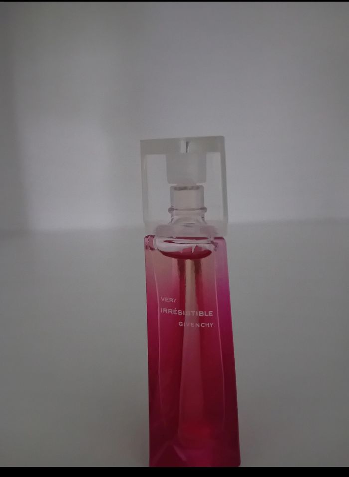Givenchy Présentoir Parfum - photo numéro 3