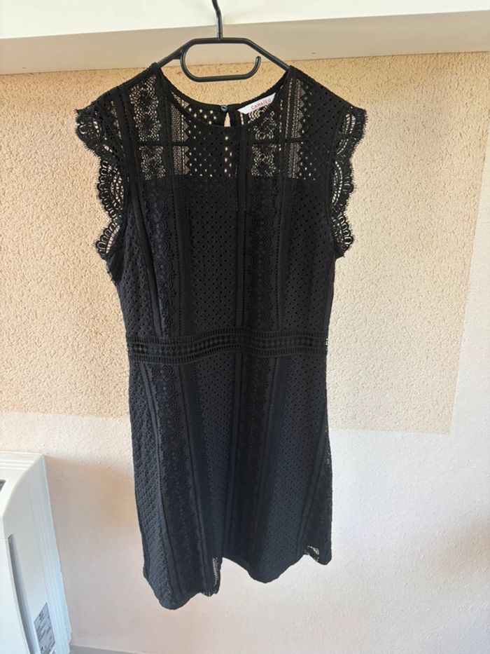 Robe camaïeu noire à dentelle taille 36