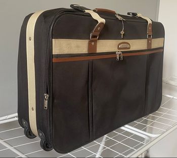 Valise avec cadenas Marque EQUATOR