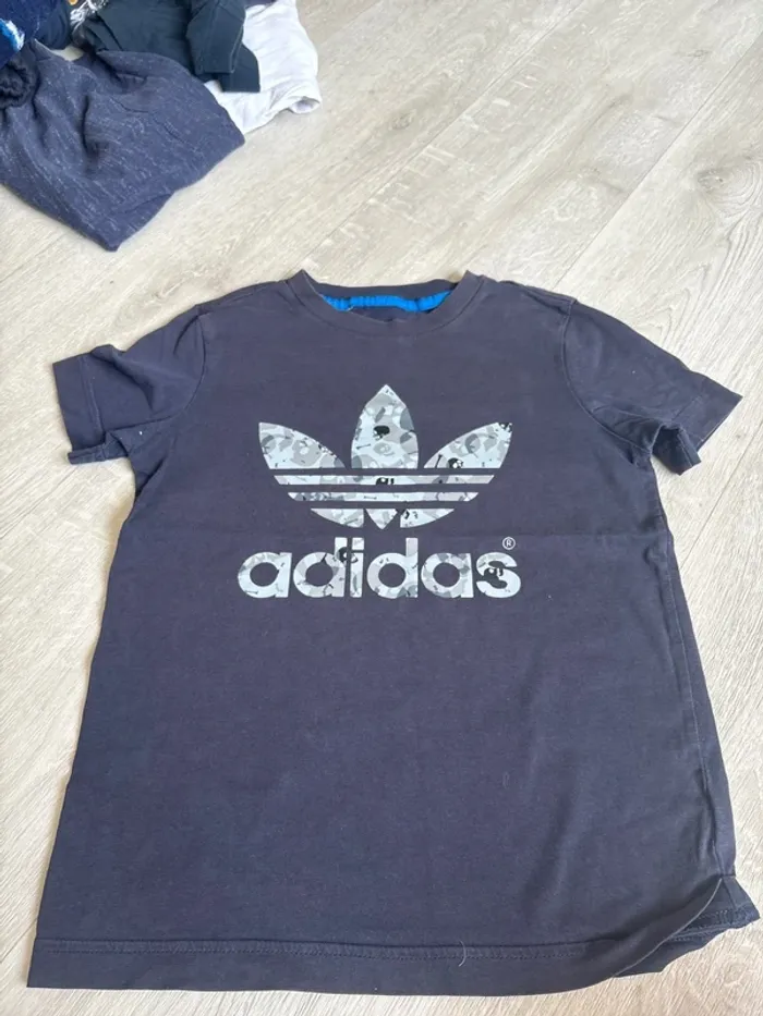 tee shirt Adidas tête de mort 9-10 ans - photo numéro 2