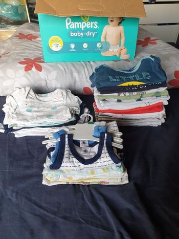 Vêtements 9 et 12 mois