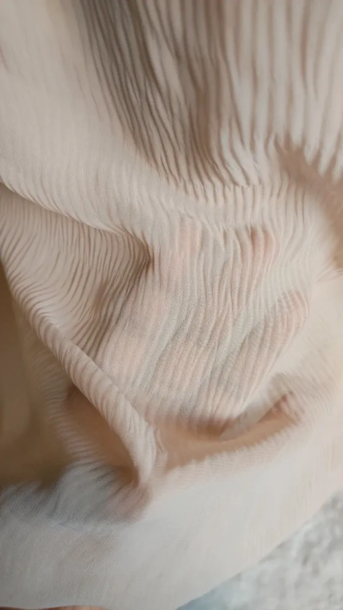Chemisier manches longues original beige rosé en mesh légère décolleté - photo numéro 5