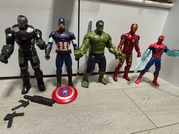 Figurines Avengers interactives