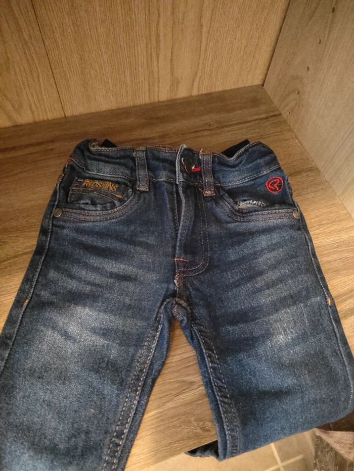 Jeans taille 3 ans - photo numéro 2