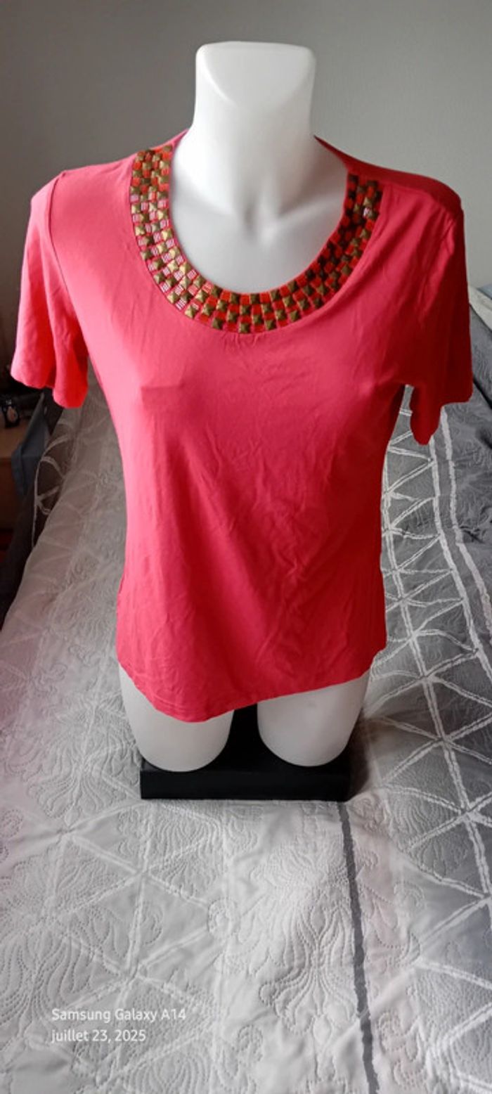 Haut manches courtes fluide col rond avec sequins dorés rose femme L Gabrielle K. - photo numéro 3