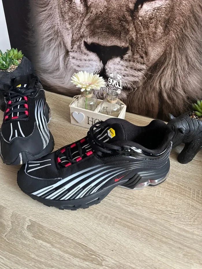 Basket Nike air Max plus - photo numéro 2