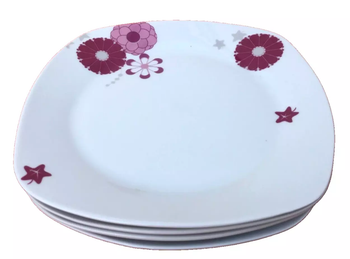 4 assiettes plates en porcelaine La Collection Julia.L Caractère