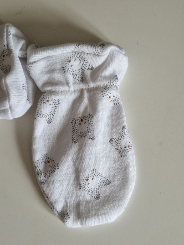 Paire de gants blanc coton bébé - photo numéro 3