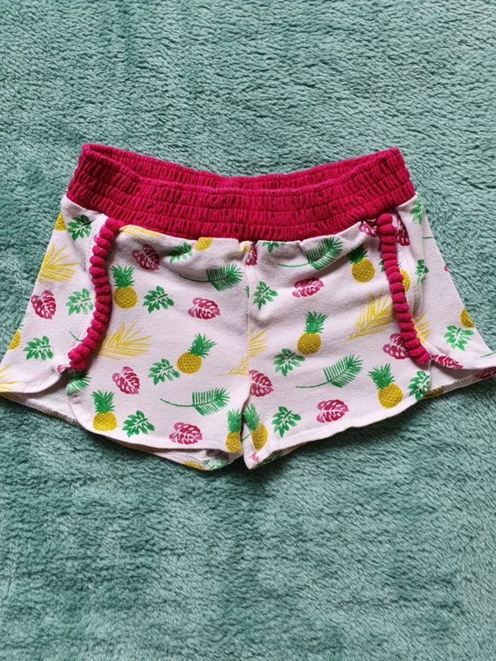 Très beau short 3 ans