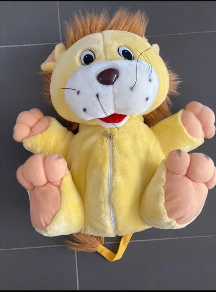 Grande Peluche lion ancien range pyjama