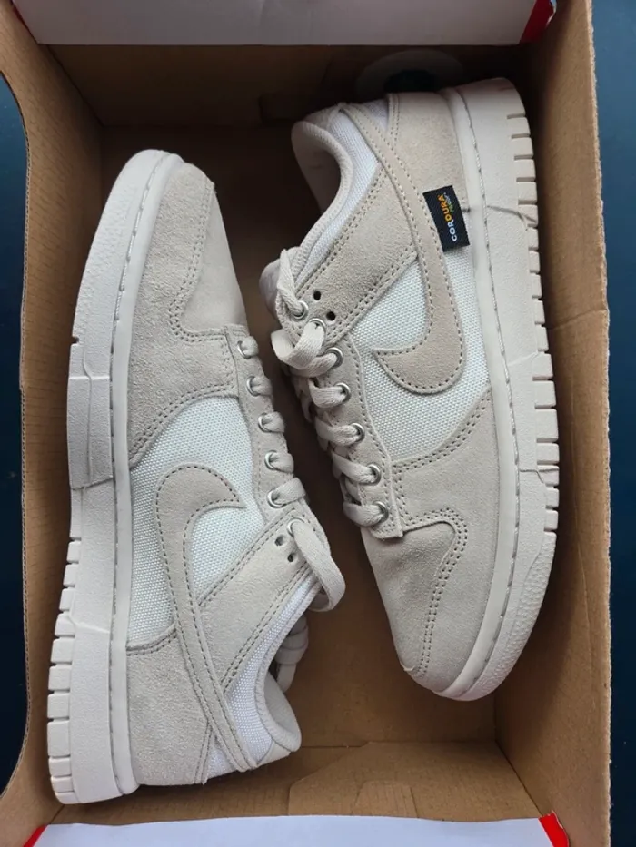 Nike dunk low Taille 39 creme beige neuve