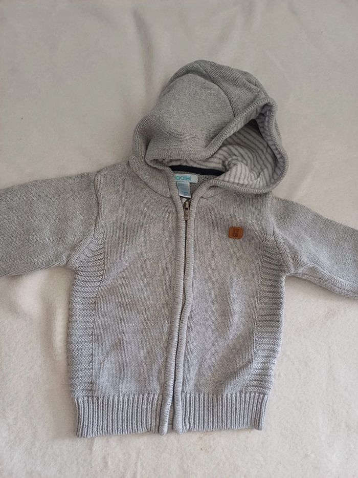 Gilet zippé a capuche 12 mois Obaïbi