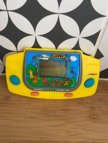 Jeux vidéo vintage à cristaux liquide