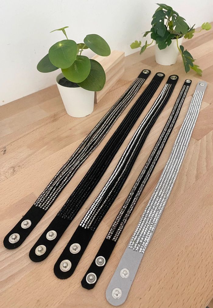 Bracelet double tour strass & velours NEUFS (au choix)